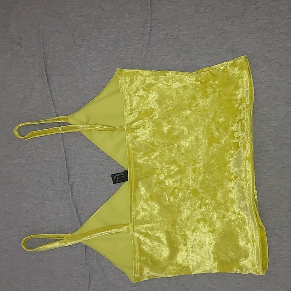 4/$18 NWOT Forever 21 velvet cropped tank - Picture 3 of 3